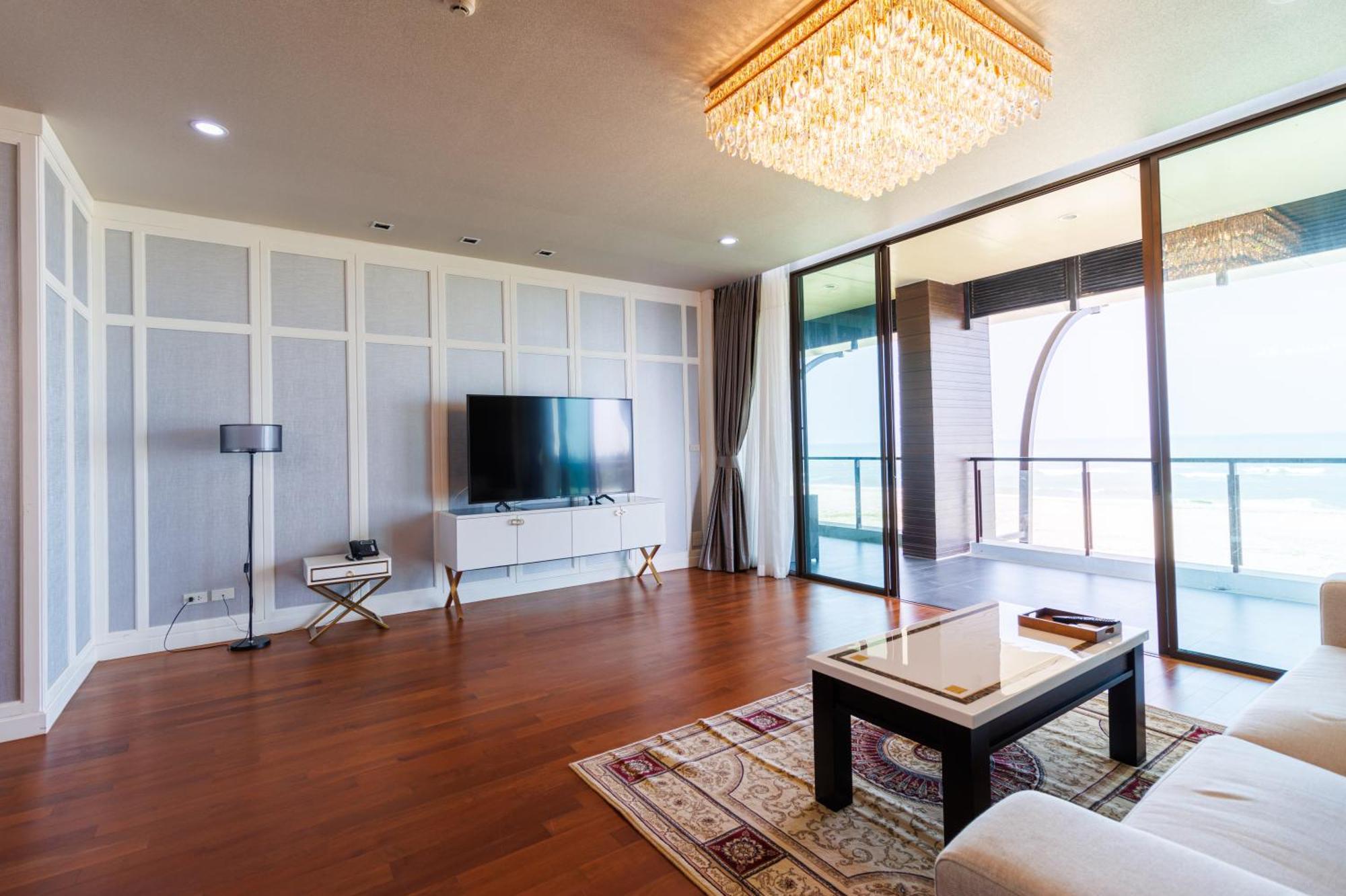Sea Sun By Jc Kevin & Hotel